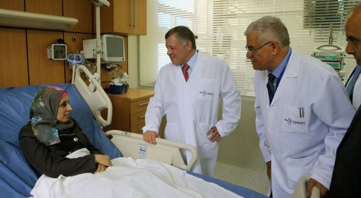 الملك يفتتح مركز العلاج بالخلايا الجذعية في الجامعة الأردنية