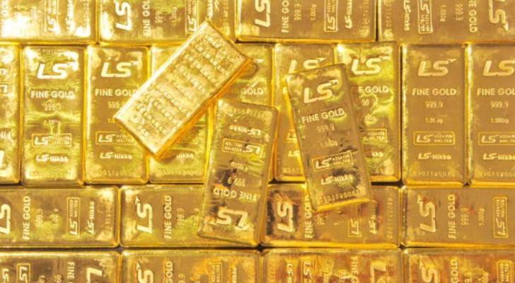 الذهب يتراجع مع تماسك الدولار