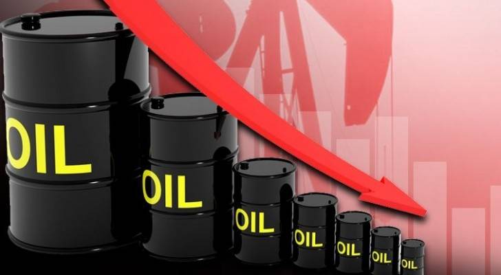 تراجع اسعار النفط بعد ان وصل سعر البرميل الى 50 دولارا