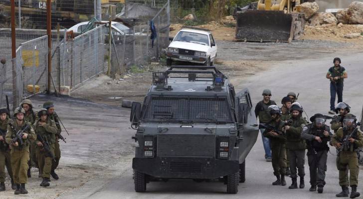 الاحتلال الإسرائيلي يعتقل 12 فلسطينيا في الضفة الغربية والأغوار