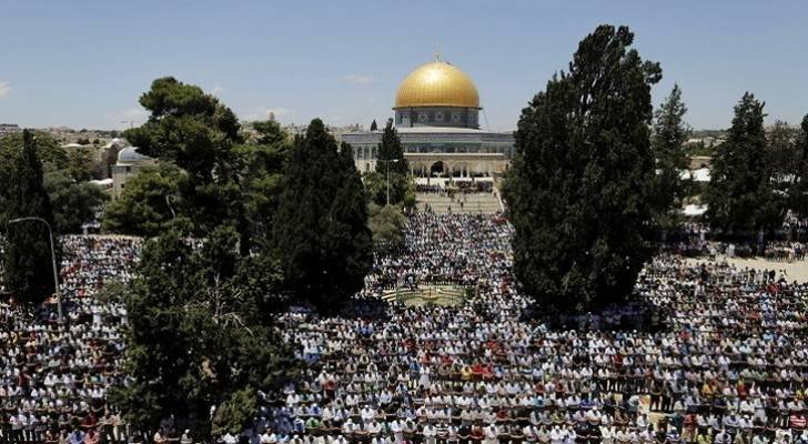 الاحتلال الإسرائيلي يمنع آلاف الفلسطينيين من أداء صلاة الجمعة الأخيرة من رمضان في المسجد الأقصى