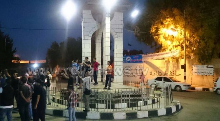المتعطلون عن العمل في ذيبان: ان لم يفرج عن الشباب سنبني خيمتنا مجددا