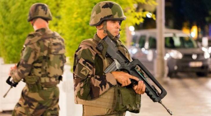 فرنسا تستدعي 12 ألفا من قوات الاحتياط بعد هجوم نيس
