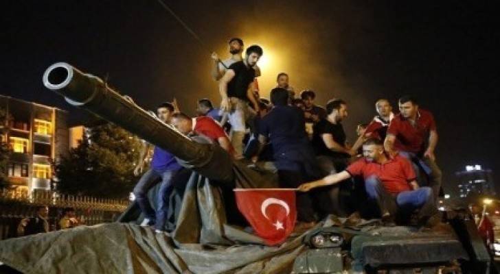 هكذا أفشل 8 أشخاص مخطط ضباط في الجيش للسيطرة على الحكم في تركيا