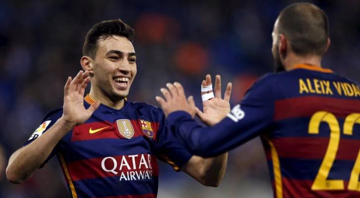 برشلونة يمدد عقدي الحدادي وسامبر