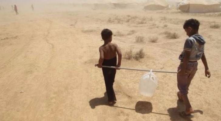 " الصليب الأحمر " تحذر من " مصير مجهول " للعالقين بمخيم الرقبان