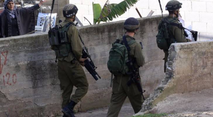 الاحتلال يستولي على منزل فلسطيني لجعله نقطة مراقبة عسكرية