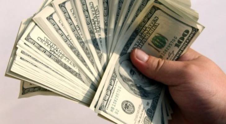 اليوان يستمر في التراجع بعد سنة من تخفيضه دون اثارة قلق المستثمرين