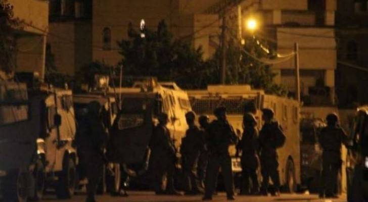 حملة دهم واعتقال بالضفة وإصابات جنوب الخليل