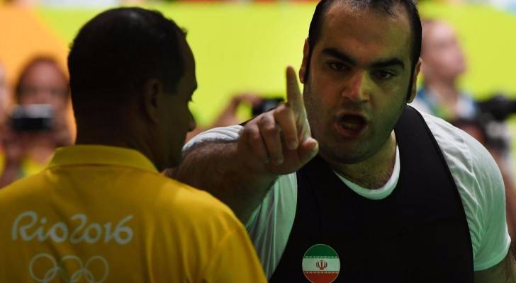 فريق الأثقال الإيراني يتهم حكما عراقيا بالتآمر