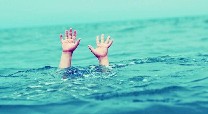وفاة طفل غرقا واصابة اخر في البحر الميت
