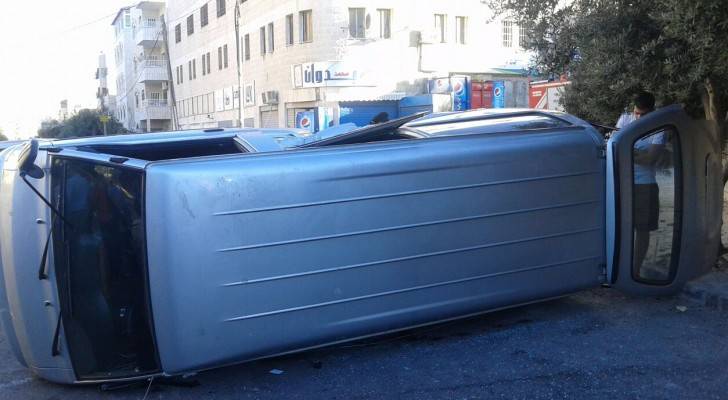 اصابة 6 طلاب في حادث سير بالمقابلين .. صور