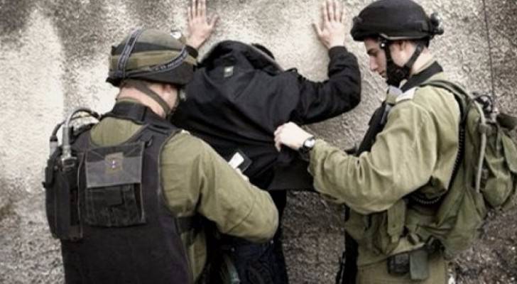 الاحتلال يعتقل 19 فلسطينيا