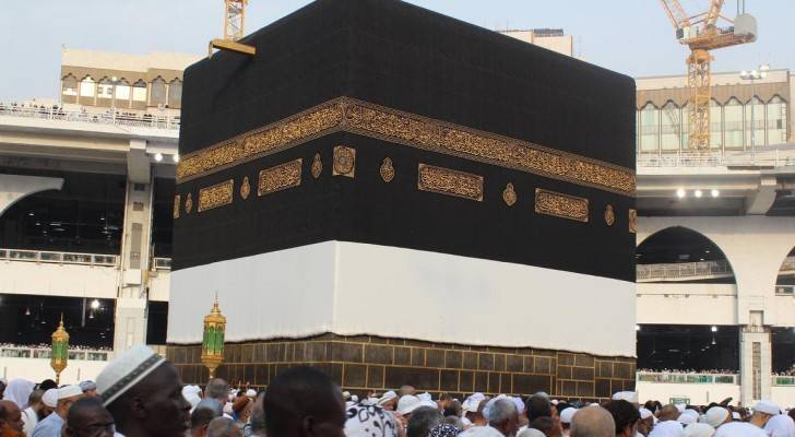 لماذا ترفع أستار الكعبة في موسم الحج؟