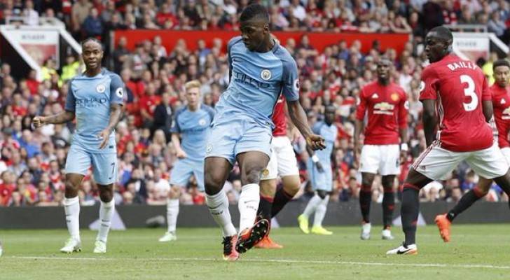 مانشستر سيتي يقهر اليونايتد وينفرد بصدارة الدوري الإنجليزي