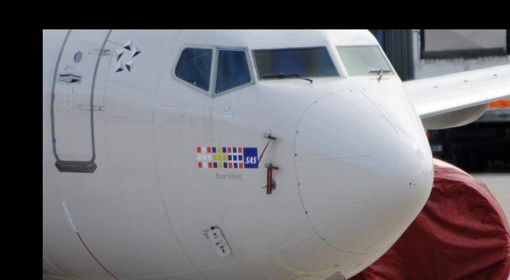  طائرة بوينغ "737"