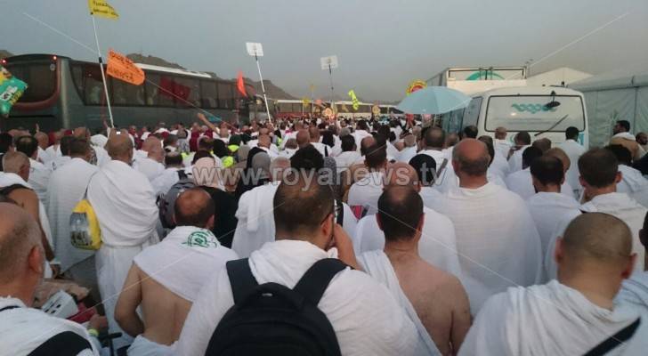 بالصور .. الحجاج ينفرون لمزدلفة