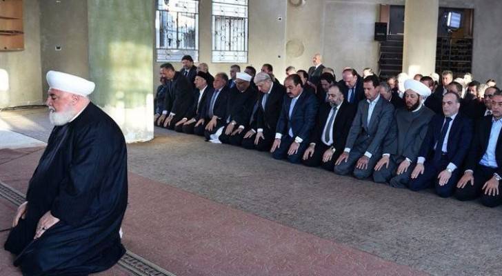 بالفيديو: الأسد يؤدي صلاة عيد الأضحى في مدينة داريا