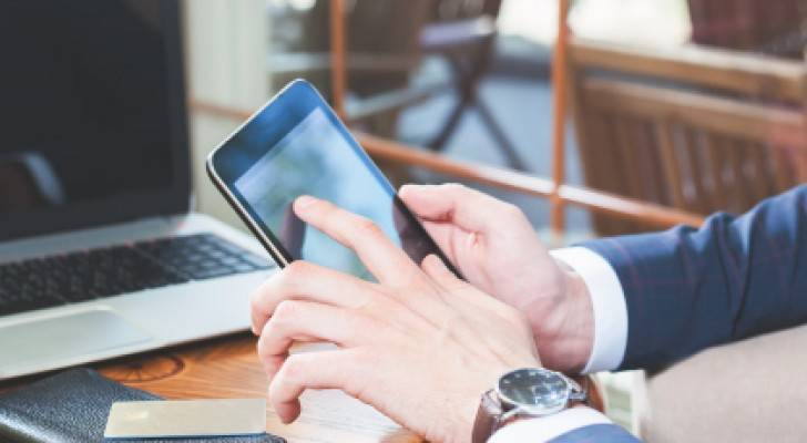 اختراع بطاريات للهواتف أطول عمرا!