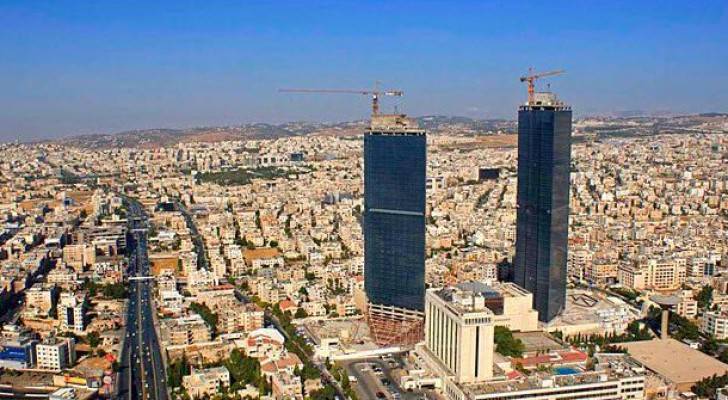 انخفاض على درجات الحرارة وظهور بعض السحب ونشاط في سرعة الرياح