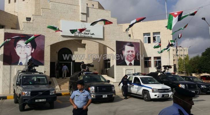 العشرات يحتجون في اربد على نتائج الانتخابات .. صور