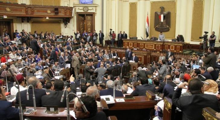 البرلمان المصري يقر قانون 'الخدمة المدنية' المثير للجدل