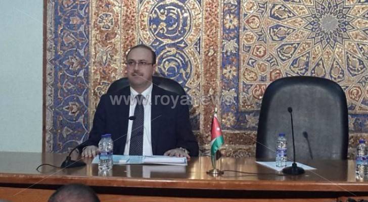 المومني: سنحاسب كل من حرق المناهج الدراسية