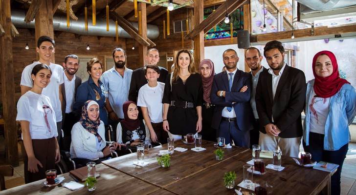 الملكة رانيا تلتقي مجموعة من اصحاب المبادرات التطوعية