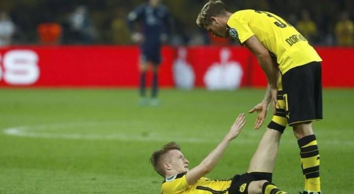 استأنف لاعب خط الوسط الألماني ماركو رويس تدريبات فريقه بعد غياب دام خمسة شهور بسبب الإصابة