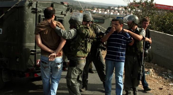 الاحتلال يعتقل 19 فلسطينيا بالضفة الغربية والقدس المحتلة
