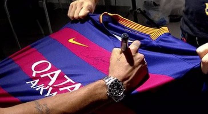 برشلونة يعلن توقيع نيمار على عقد جديد الجمعة