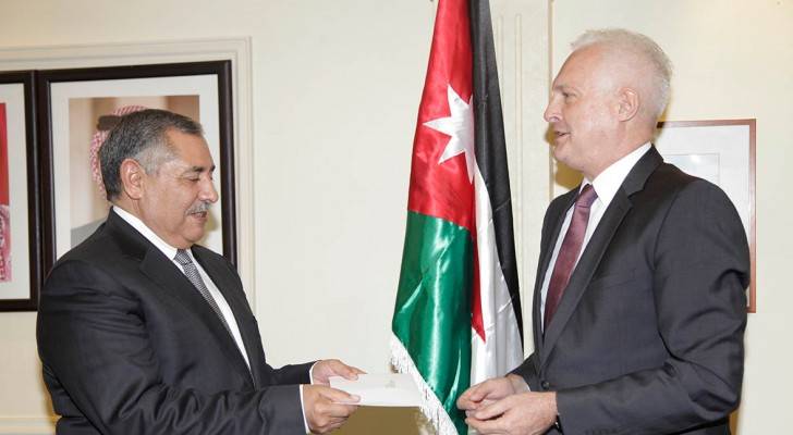 امين عام الخارجية اثناء تسلم اوراق الاعتماد 