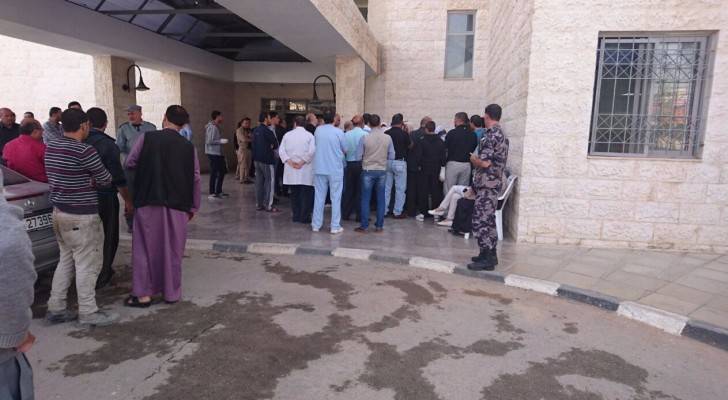 جانب من اضرب الكادر التمريضي في مستشفى الرمثا الحكومي
