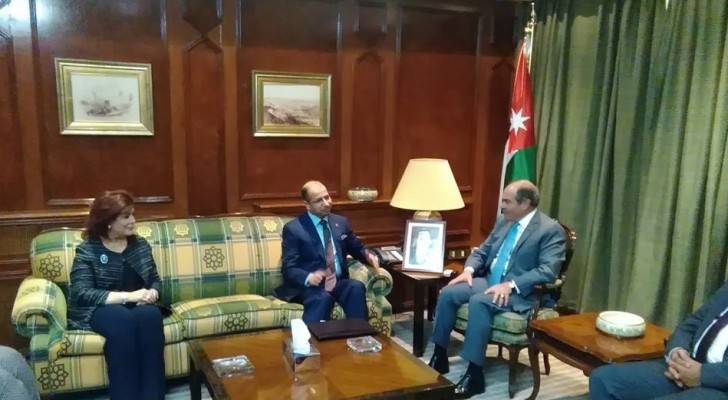رئيس الوزراء خلال استقباله رئيس مجلس النواب العراقي 