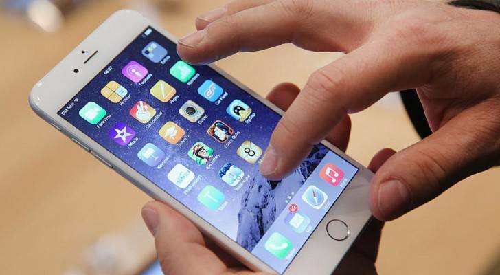 "سيري" هو بمثابة مساعد شخصي ذكي ومتصفح معرفي يعمل على نظام تشغيل iOS
