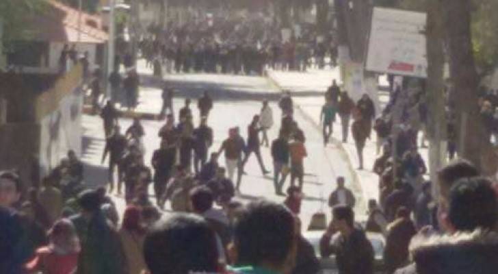 جانب من المشاجرة داخل الجامعة الأردنية 