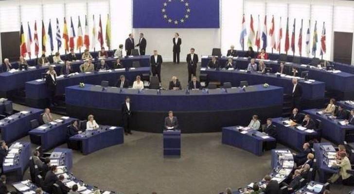 البرلمان الأوروبي يصوت لصالح تجميد مفاوضات انضمام تركيا إلى الاتحاد الأوروبي