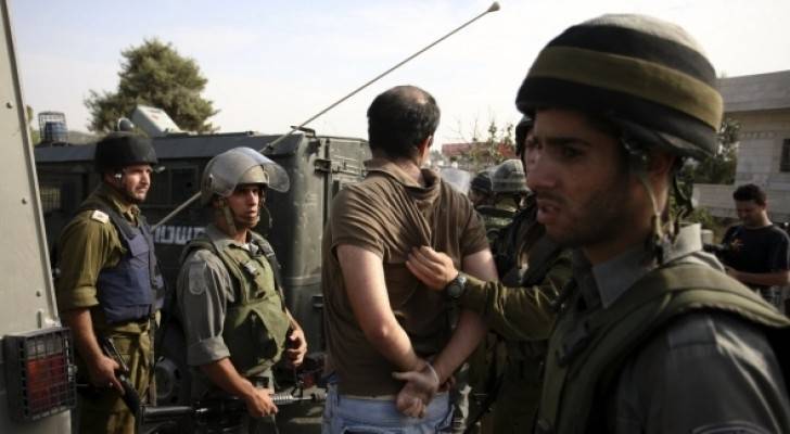شرطة الاحتلال تعتقل فلسطينيا - ارشيفية 
