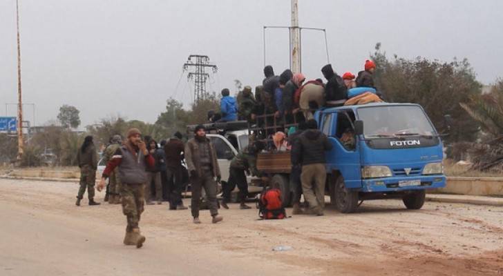 صورة من عملية إجلاء المحاصرين في حلب