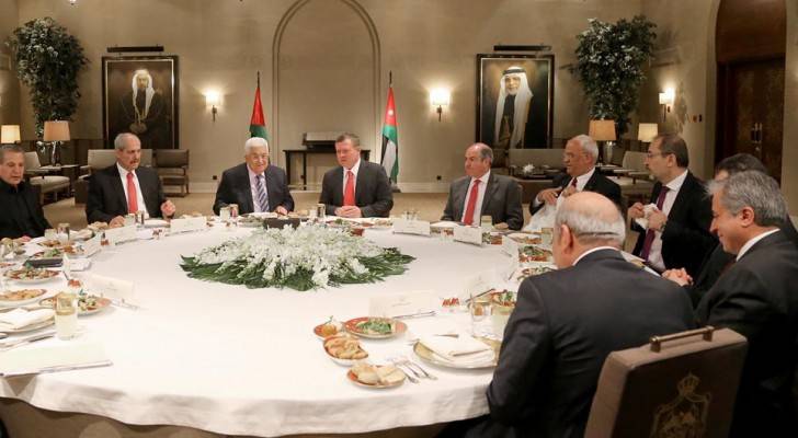 الملك يجري مباحثات مع الرئيس الفلسطيني عباس