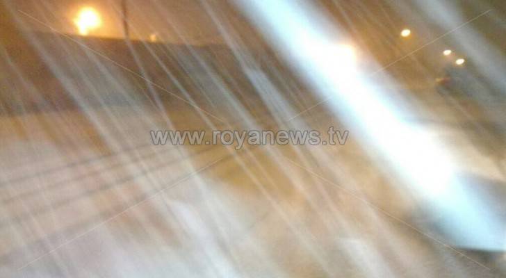 الثلوج في مناطق مختلفة من العاصمة عمان 