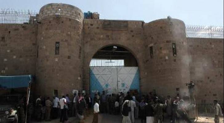 اليمن.. قتلى وجرحى برصاص الحوثيين في السجن المركزي بصنعاء