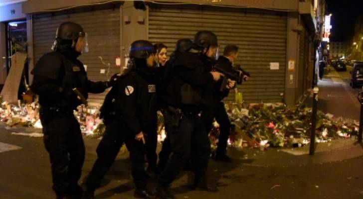 الشرطة الفرنسية تعتقل شابين وفتاة بشبهة التحضير لاعتداء وشيك
