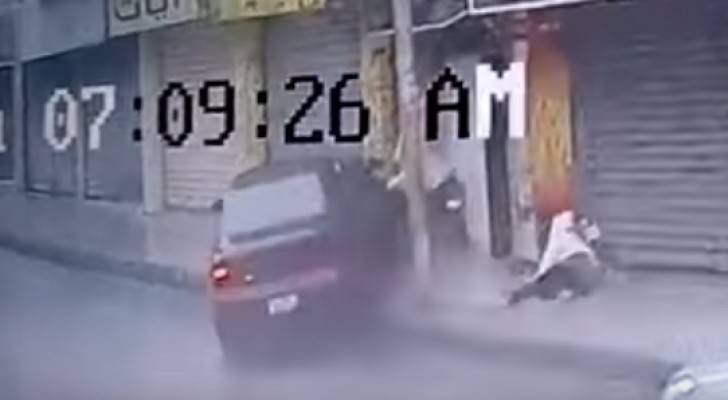 فيديو صادم..حدث يدهس فتاتين في عمان ويلوذ بالفرار والأمن يقبض عليه