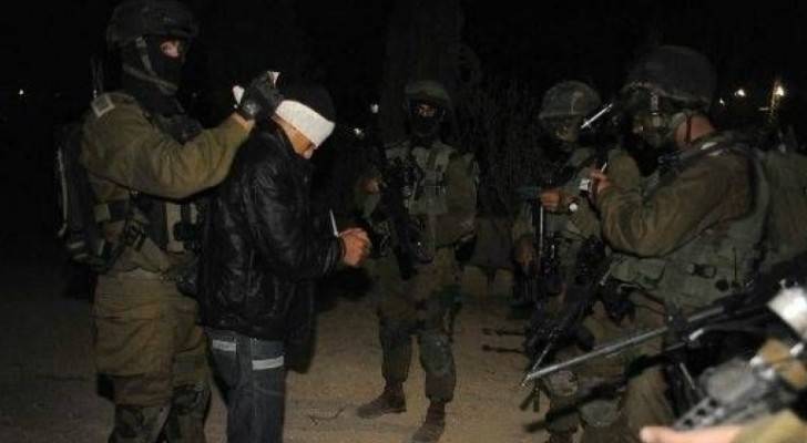 الاحتلال يعتقل 10 فلسطينيين بالضّفة الغربية