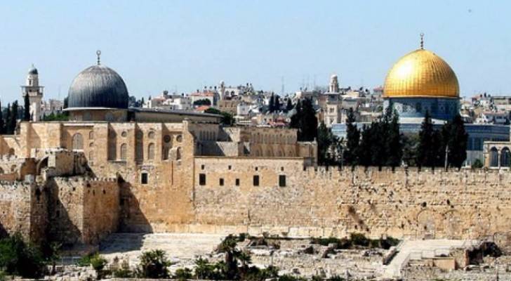 القانون يمنع الآذان بالقدس وفي الداخل