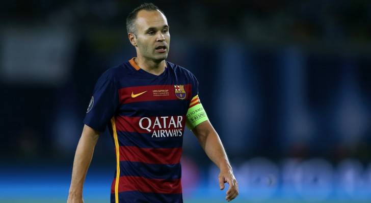 لاعب وسط برشلونة الإسباني أندريس إنييستا 