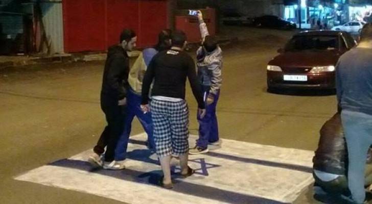 تحويل راسم علم إسرائيل بشارع في لواء بني كنانة للمتصرف 