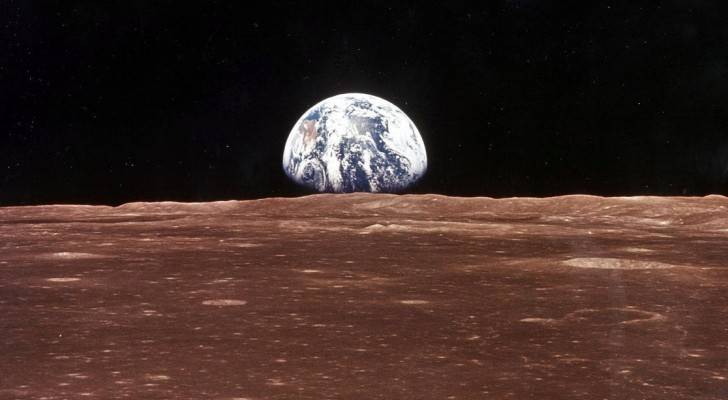 كيف تشكلت الأرض والقمر؟