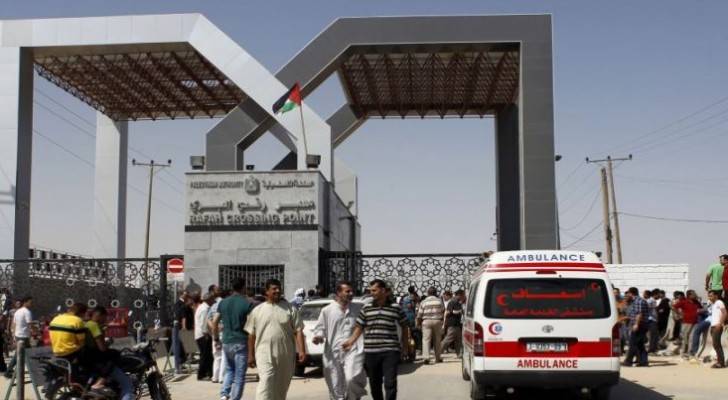 مصر تفتح معبر رفح لإدخال جثماني فلسطينيين و3 مرافقين